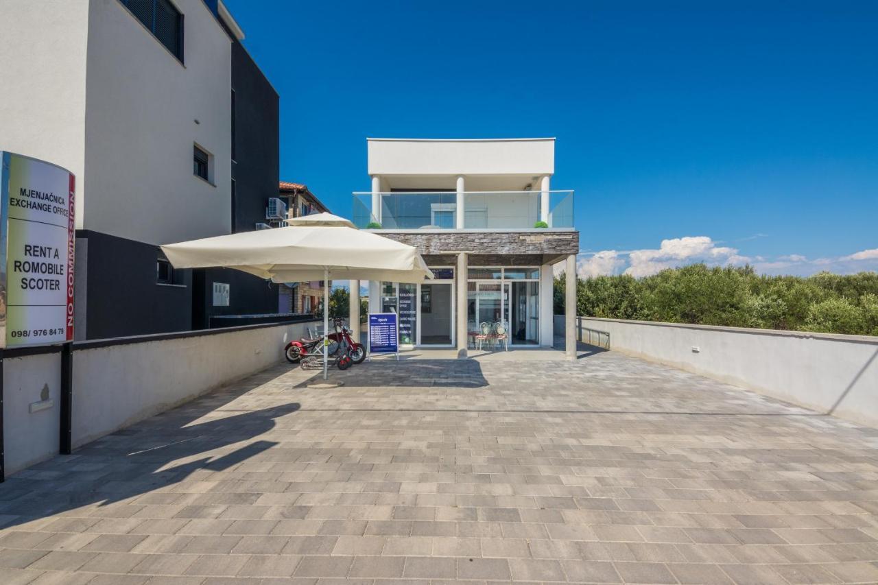 Apartments Krpan Vir Exterior photo