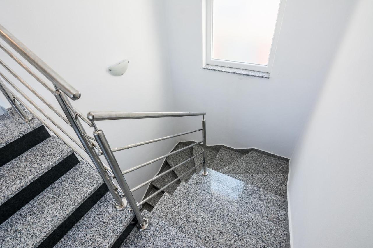 Apartments Krpan Vir Exterior photo